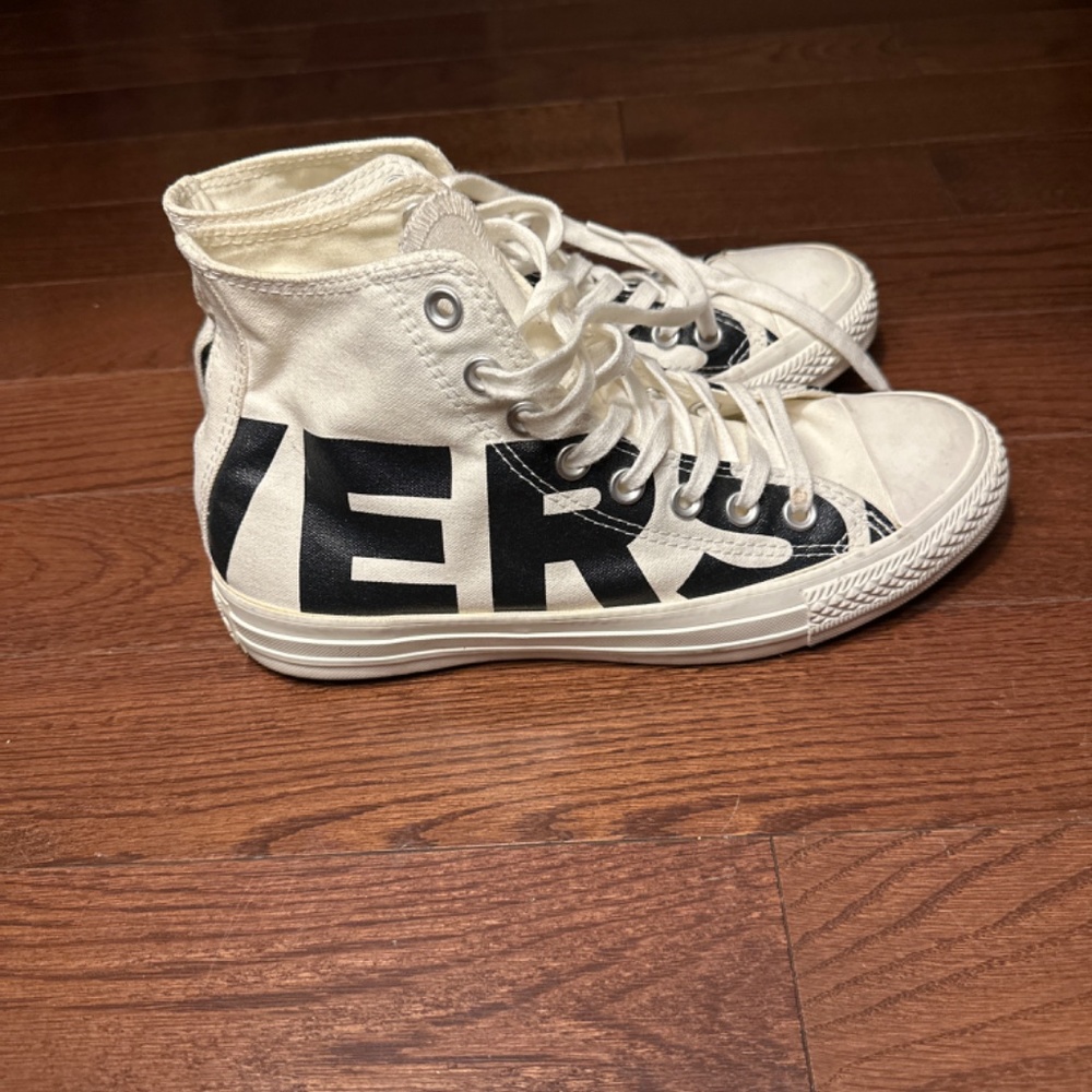 Converse - Picture 2 of 4